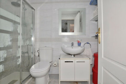 69eda5687c55adfb64c9e01661ffc177 - 26