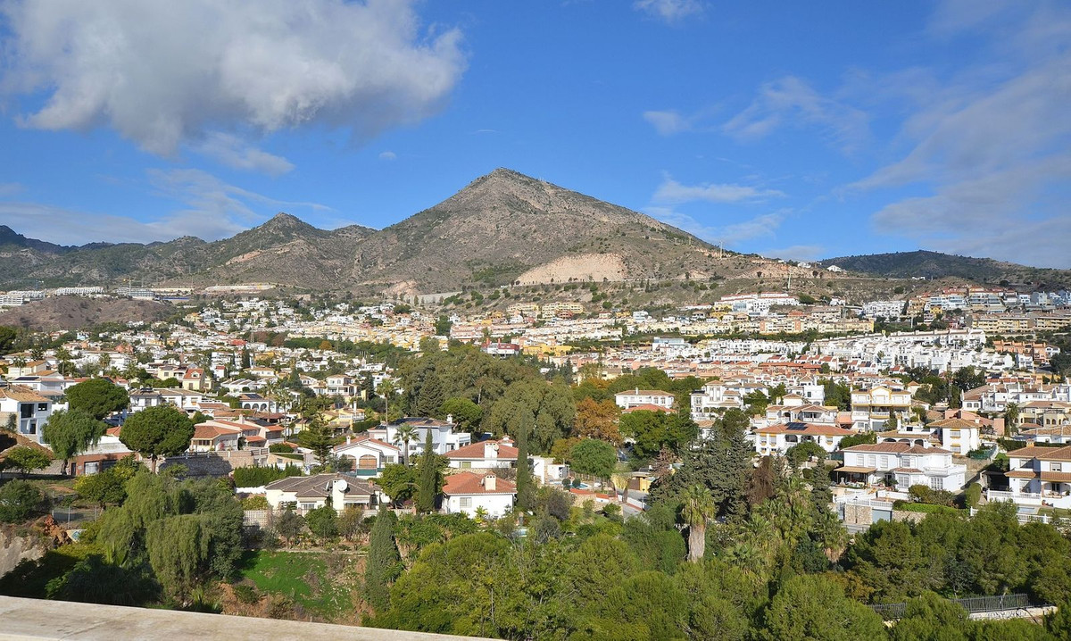 69eda5687c55adfb64c9e01661ffc177 - 34