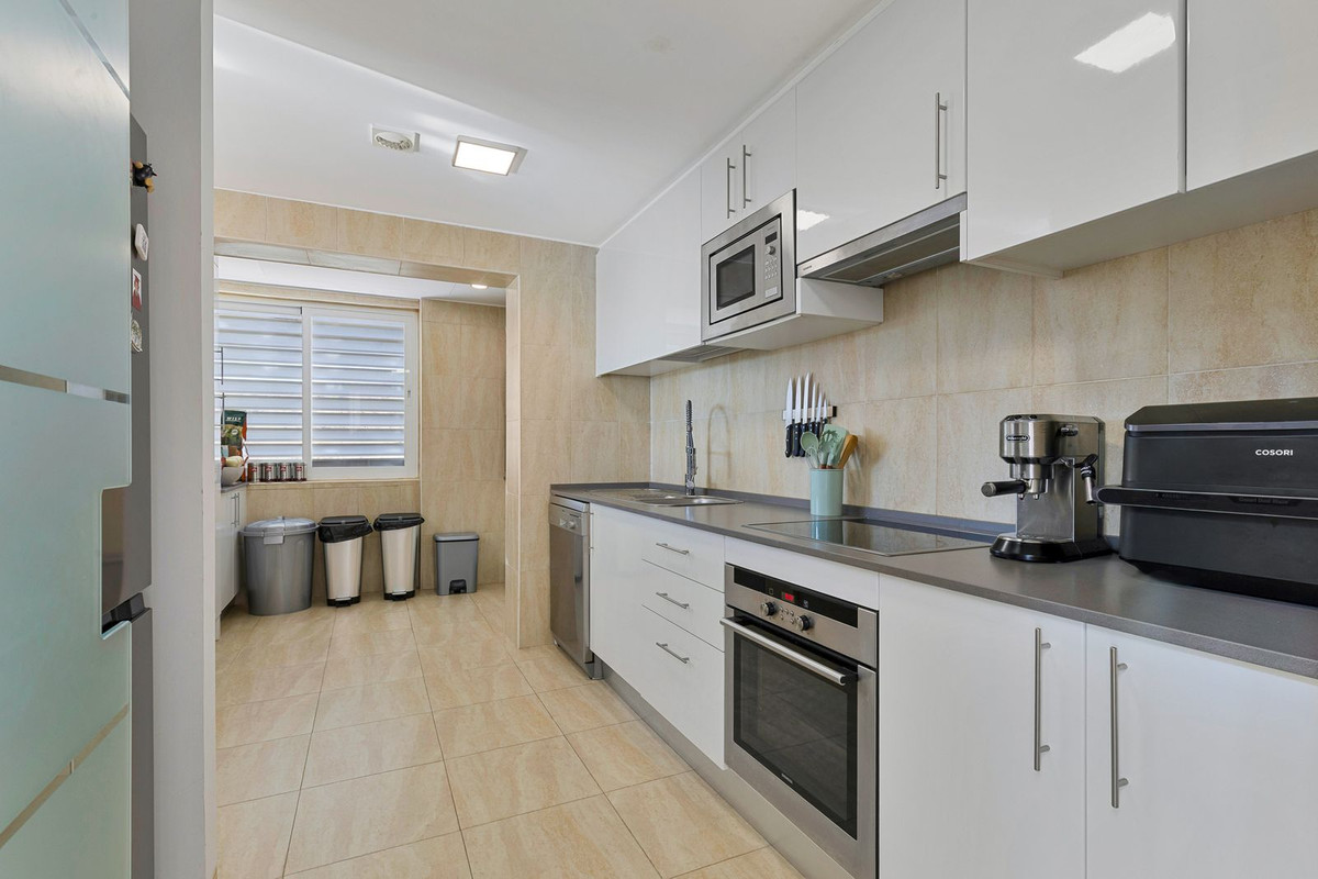 6e33078fa5fa23969c048cab0fb69ea3 - 11