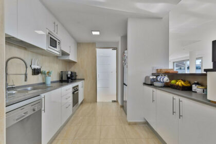 6e33078fa5fa23969c048cab0fb69ea3 - 12