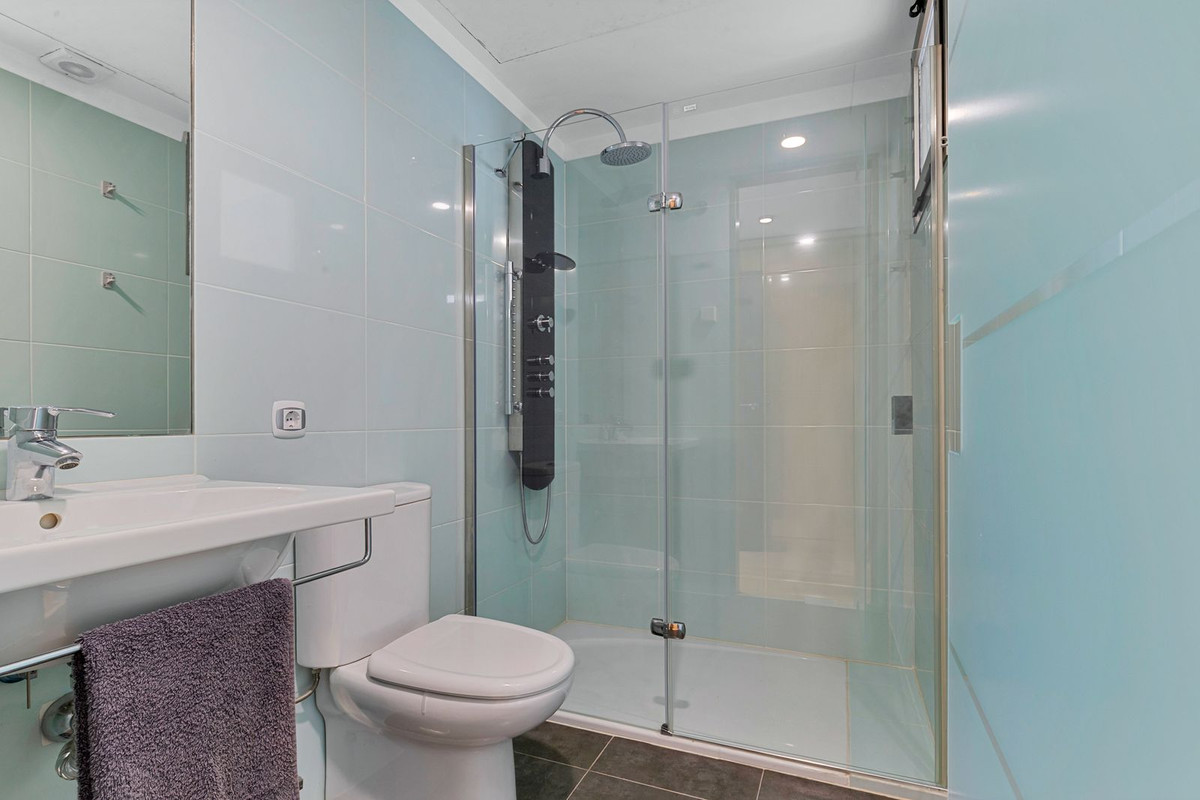 6e33078fa5fa23969c048cab0fb69ea3 - 18