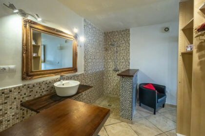 6e3d317b61dd4488da54fd123c2600b3 - 30