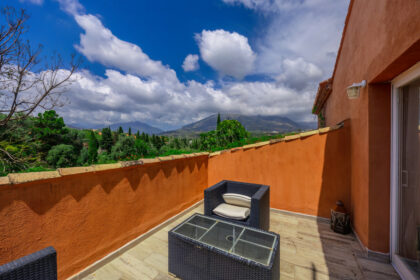 6e3d317b61dd4488da54fd123c2600b3 - 42