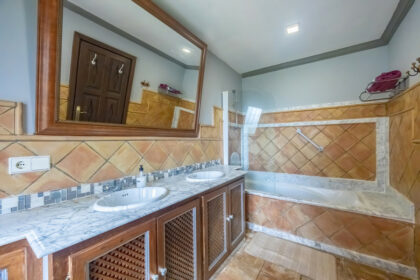 6e3d317b61dd4488da54fd123c2600b3 - 8