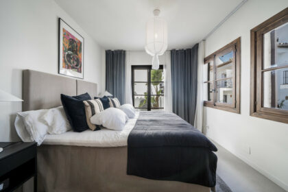 703fea6cfeba4fb623aa6a2593797592 - 15