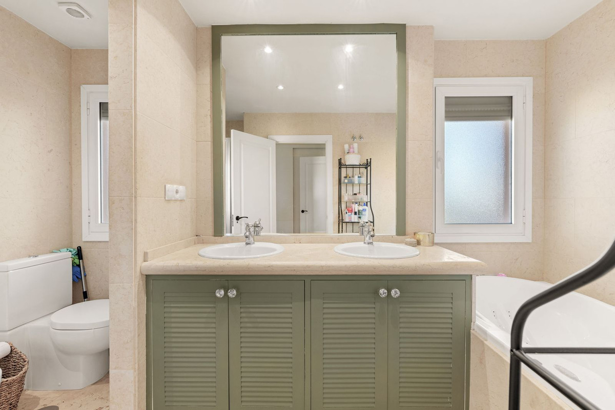 72896889dba179a524f3d2c5c2b72479 - 11