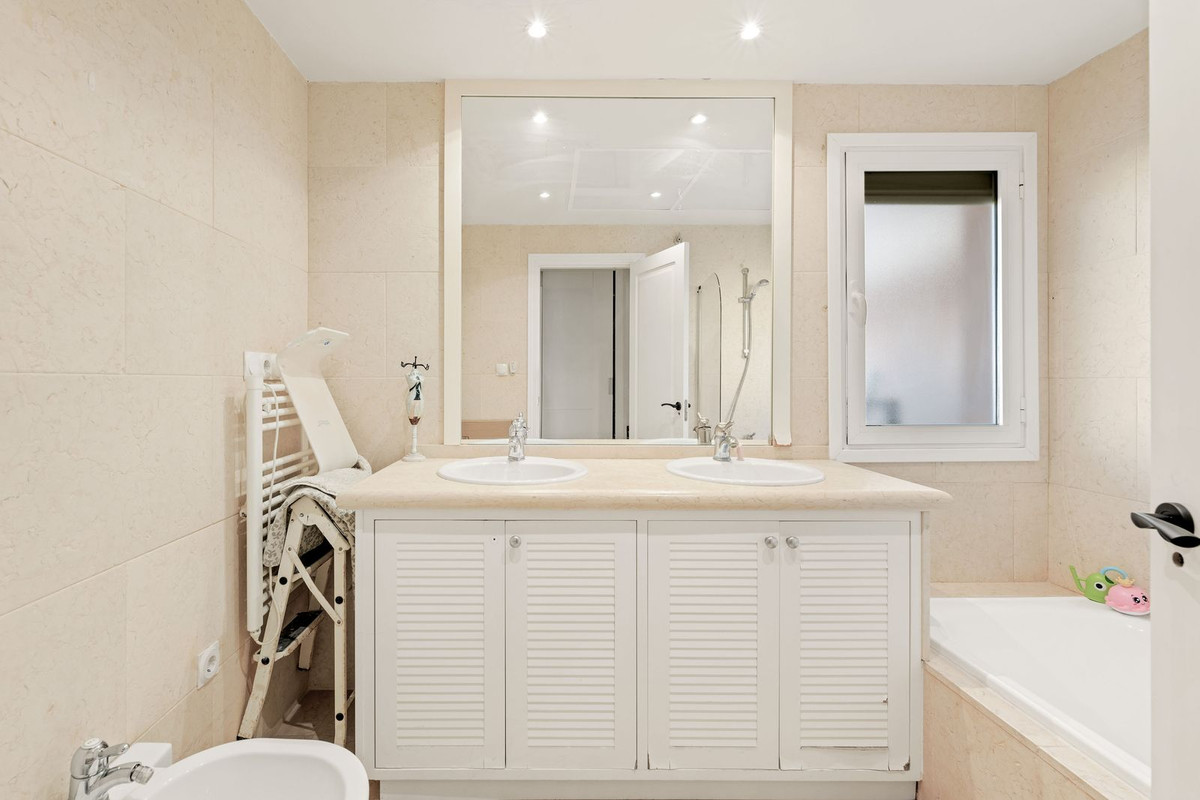 72896889dba179a524f3d2c5c2b72479 - 13