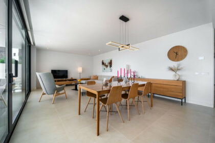 72d1323b64be031ed36be9fc620af693 - 10