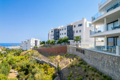 72d1323b64be031ed36be9fc620af693 - 15