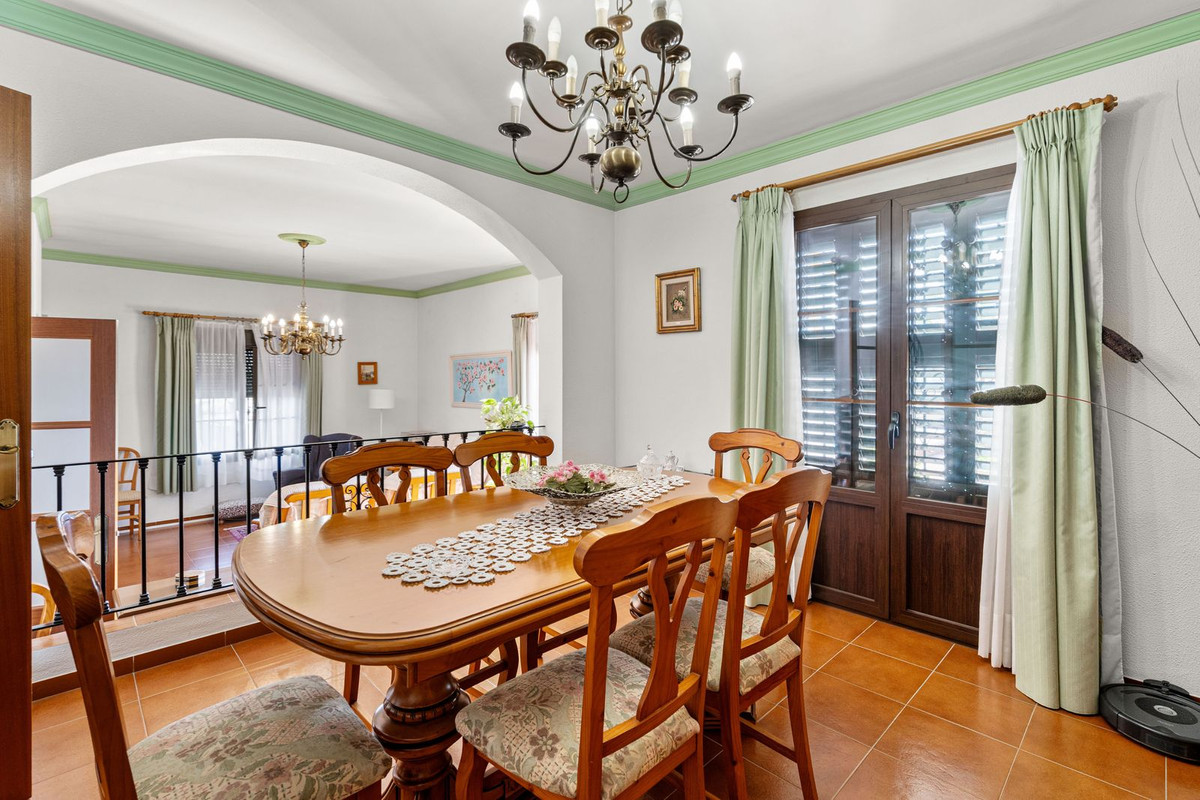 733c7f38cf6e381f9d26ea385aedd67a - 10