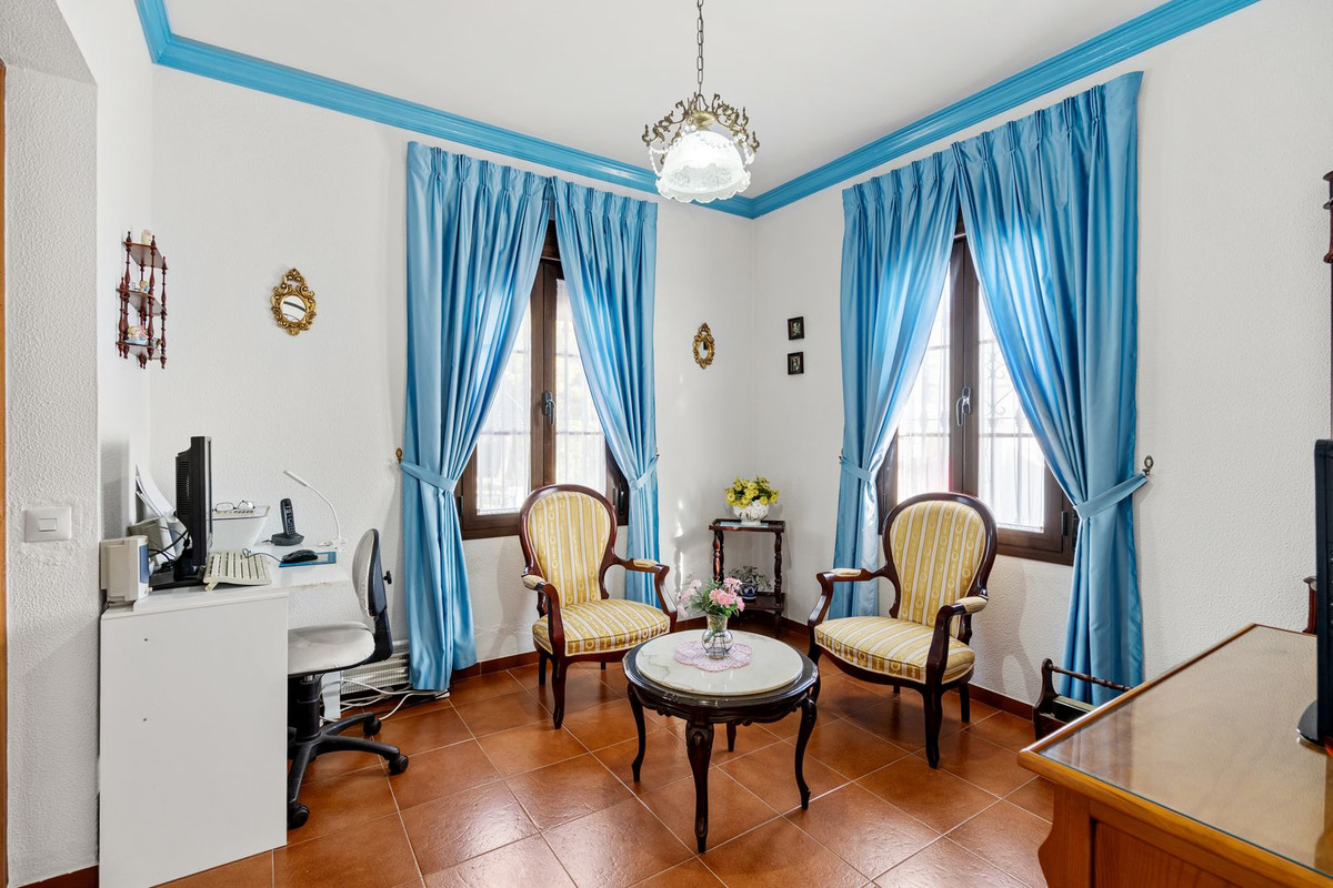 733c7f38cf6e381f9d26ea385aedd67a - 14