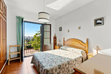 733c7f38cf6e381f9d26ea385aedd67a - 18