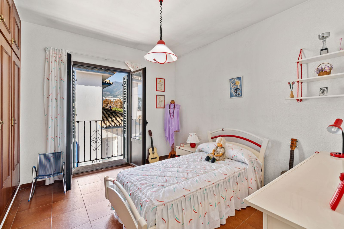 733c7f38cf6e381f9d26ea385aedd67a - 21