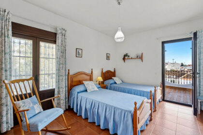 733c7f38cf6e381f9d26ea385aedd67a - 22