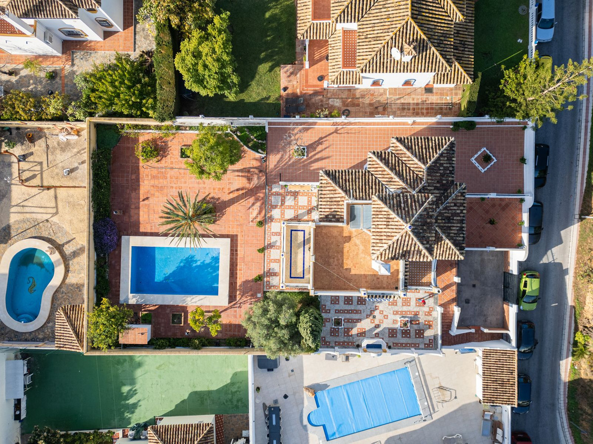 733c7f38cf6e381f9d26ea385aedd67a - 36