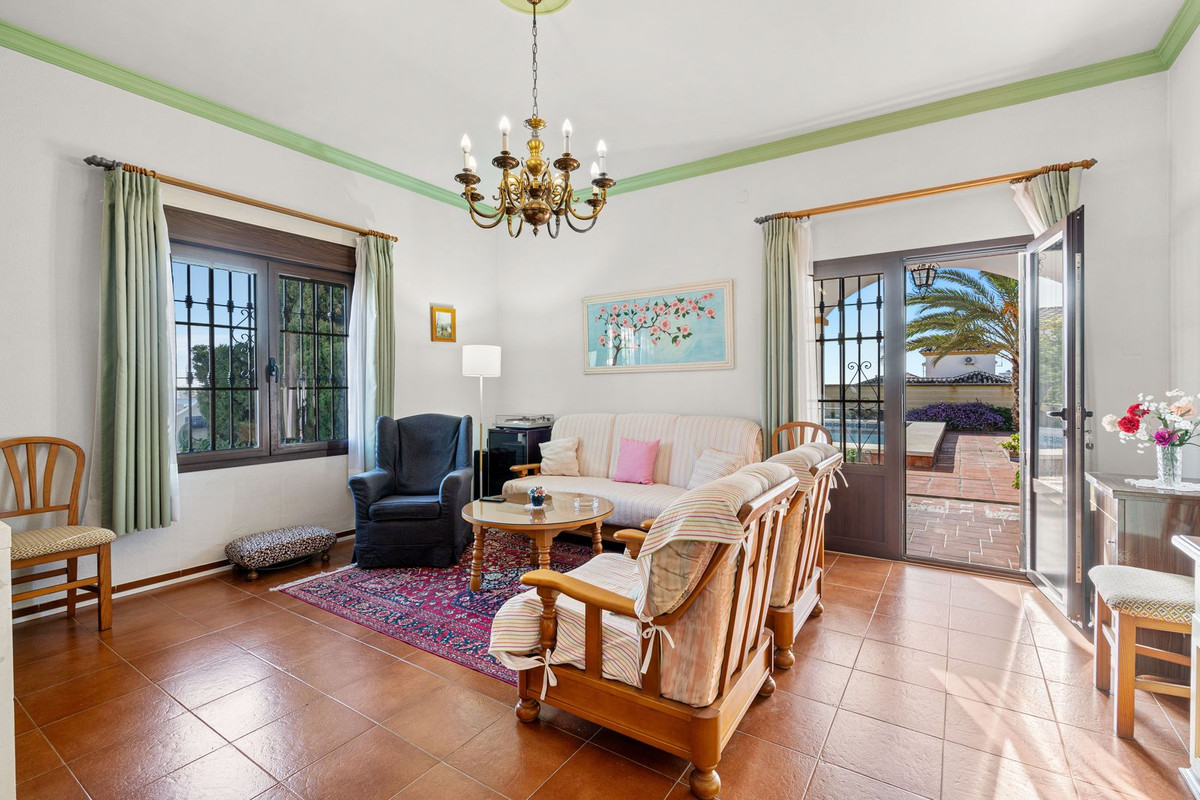 733c7f38cf6e381f9d26ea385aedd67a - 8