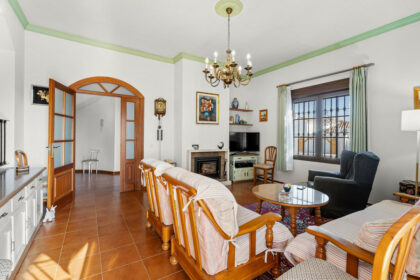 733c7f38cf6e381f9d26ea385aedd67a - 9