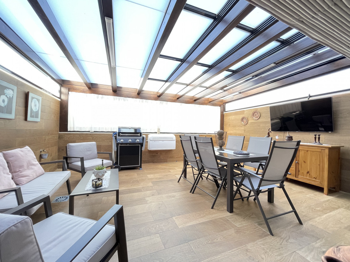 74dbfe30d047823591f0410b393579f2 - 1