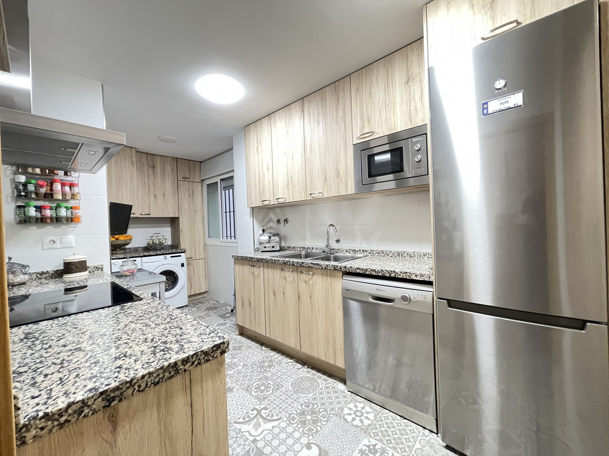 74dbfe30d047823591f0410b393579f2 - 17