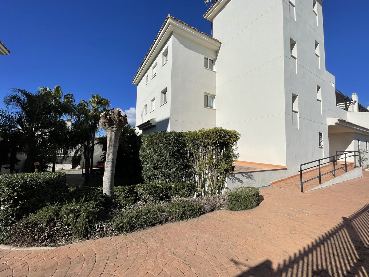 74dbfe30d047823591f0410b393579f2 - 33