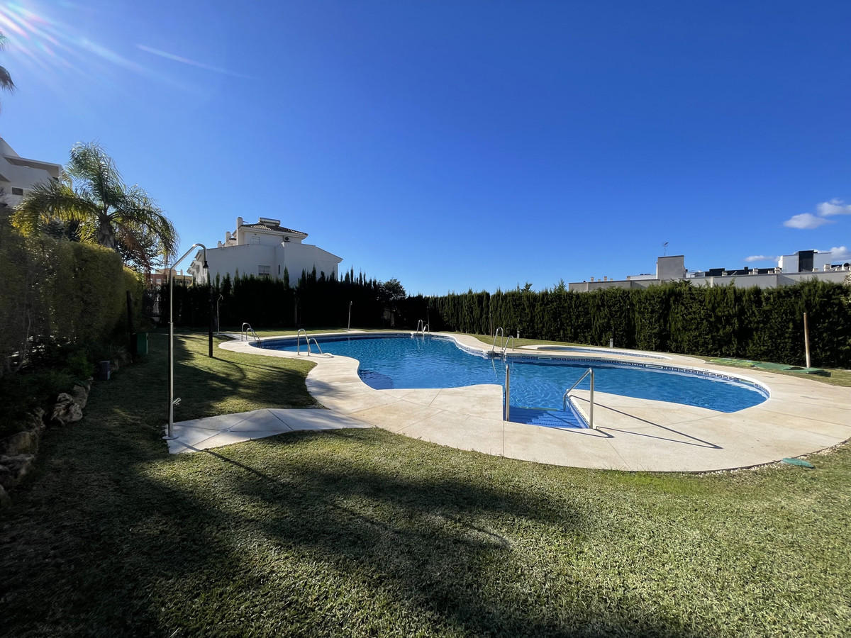 74dbfe30d047823591f0410b393579f2 - 37