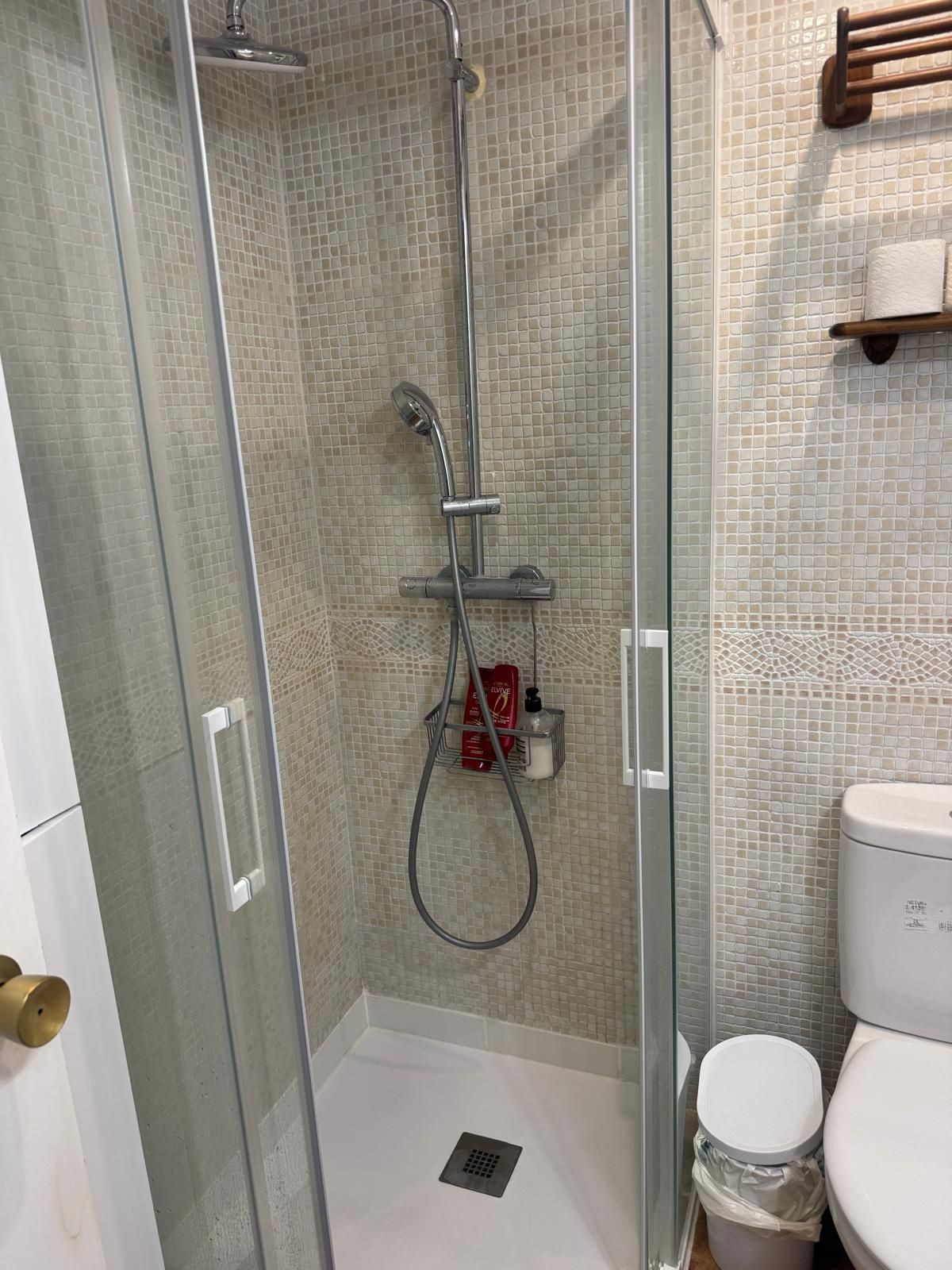 75551dbfdf67f9db19d05f511dfbc6f9 - 22