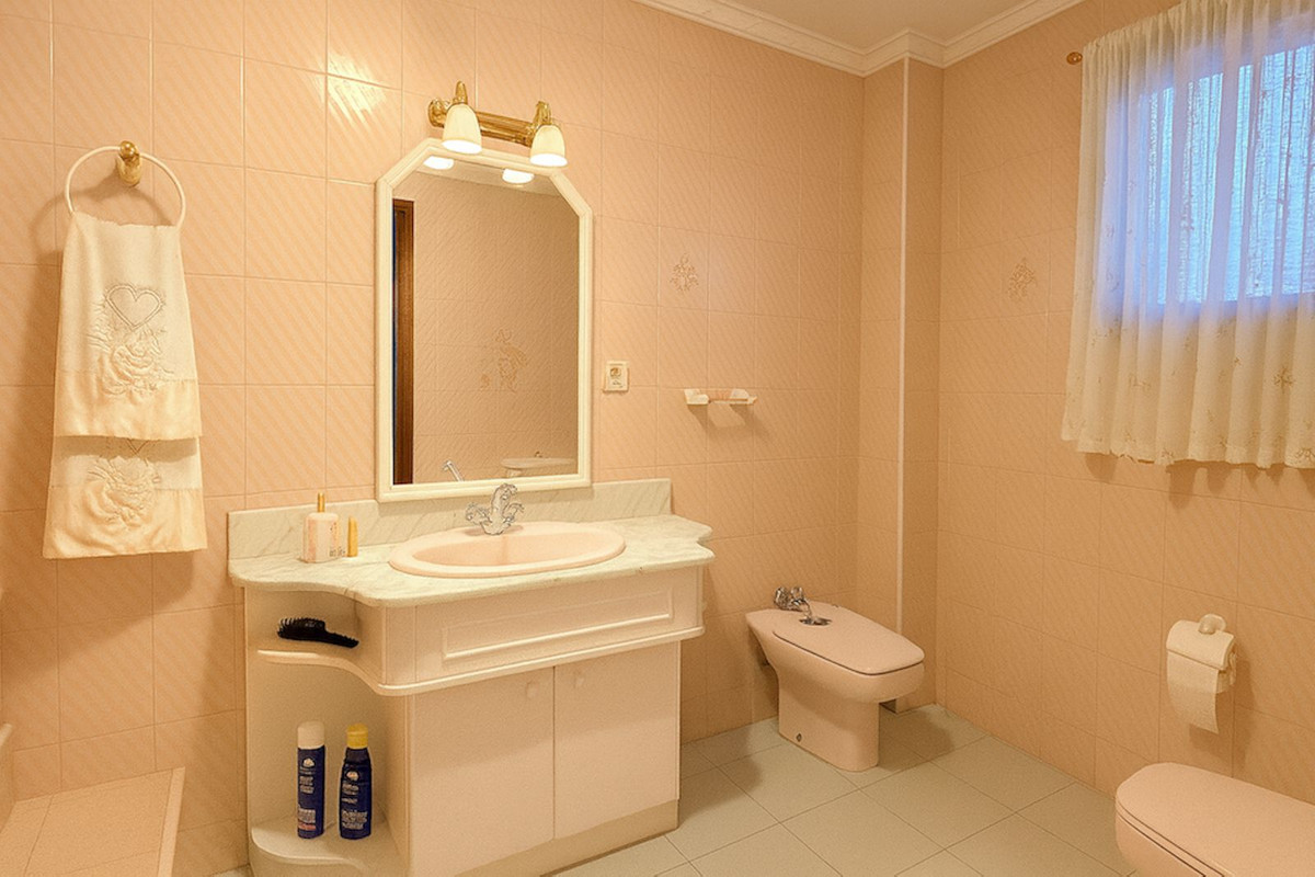 75a6ede5f3761d6bf65ff2bc6322bc81 - 22