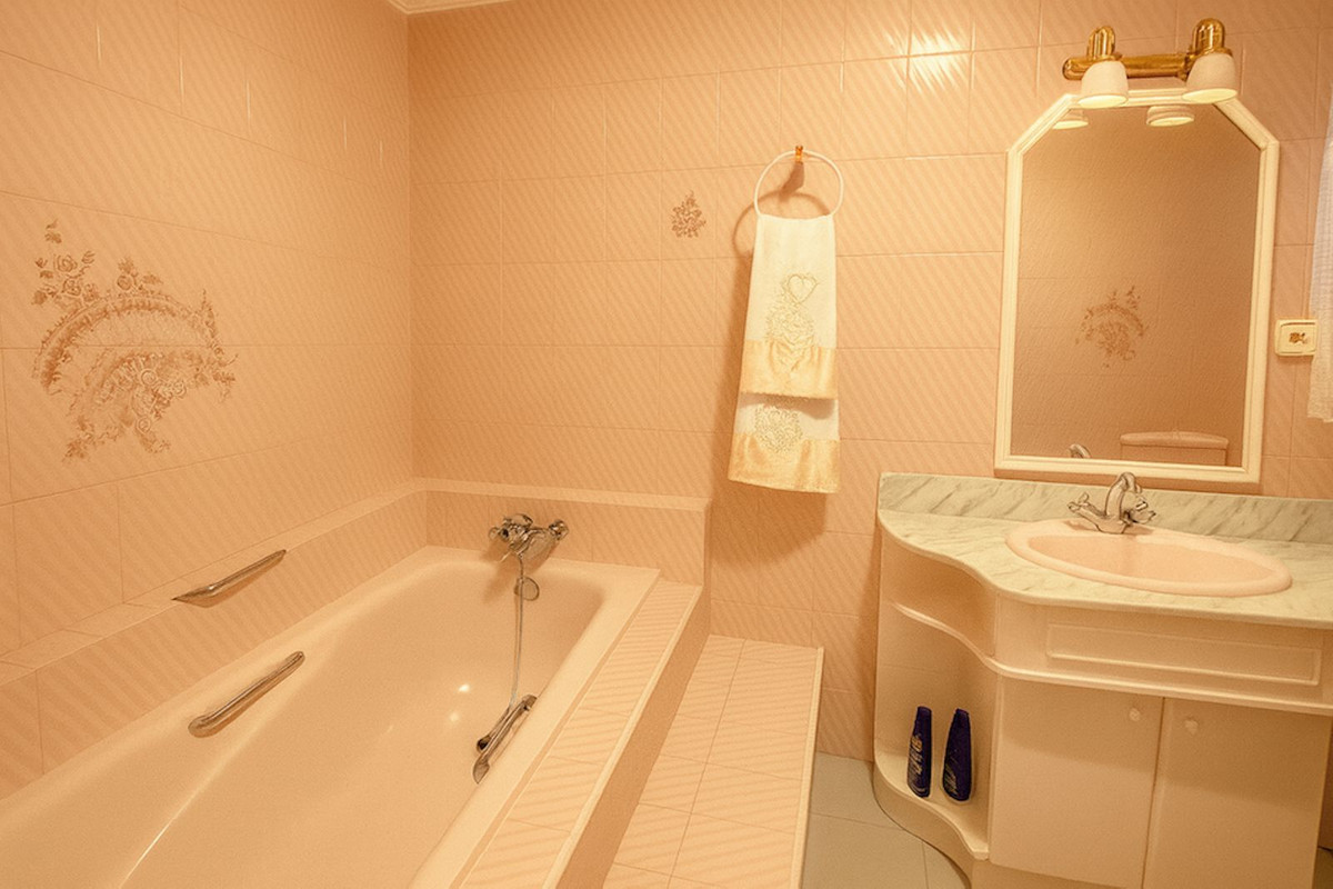 75a6ede5f3761d6bf65ff2bc6322bc81 - 23