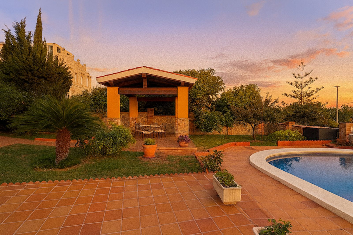 75a6ede5f3761d6bf65ff2bc6322bc81 - 33