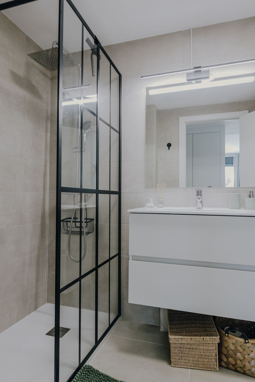 783459b5841da1d94f251d579b3d00f4 - 28