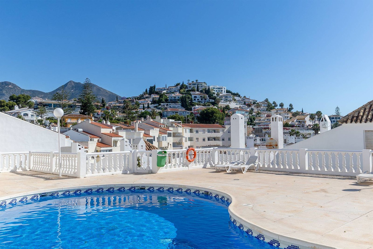 7872d84e9f3390276a23517b730a61ad - 18