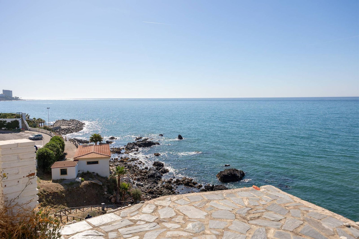 7872d84e9f3390276a23517b730a61ad - 24