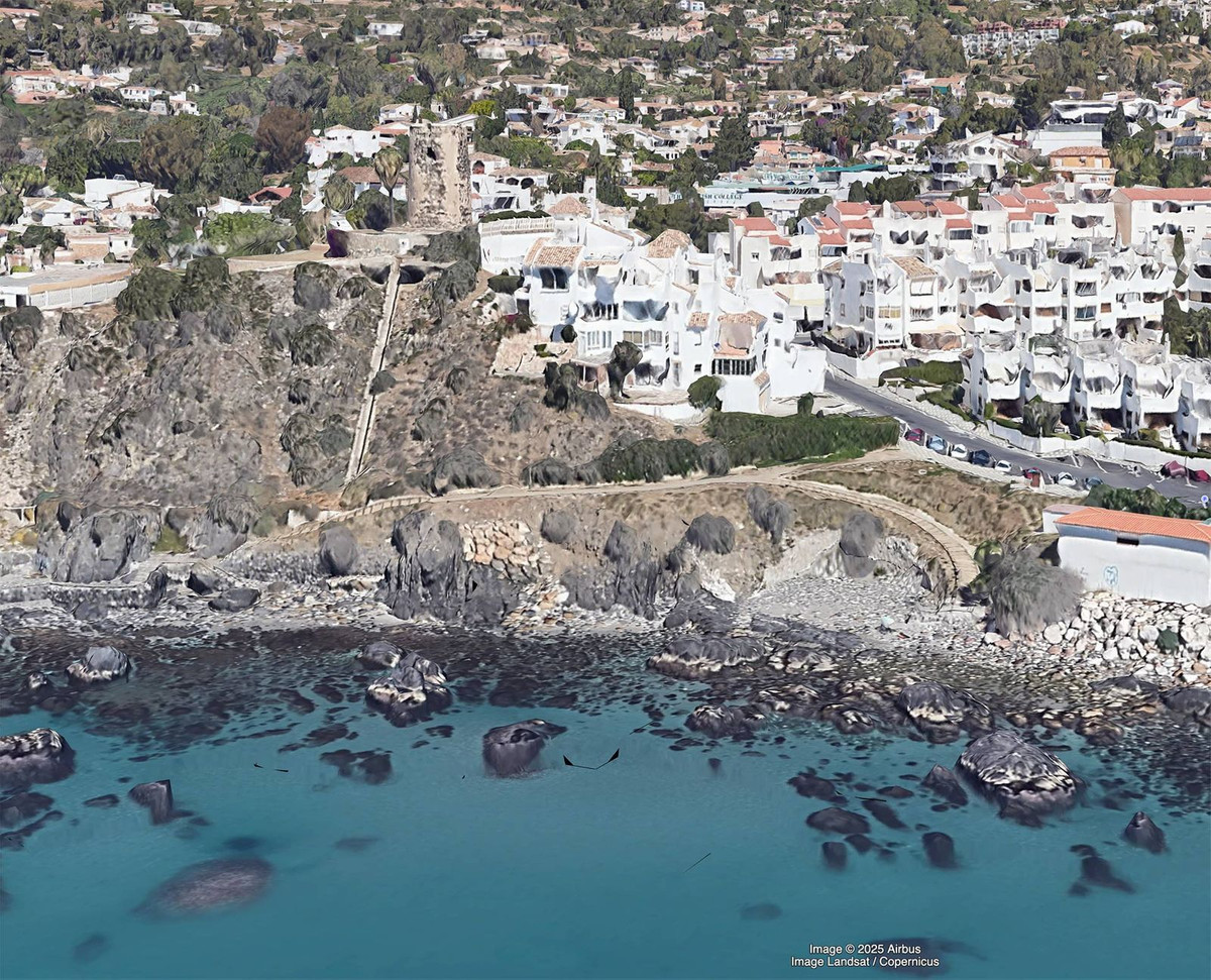 7872d84e9f3390276a23517b730a61ad - 32