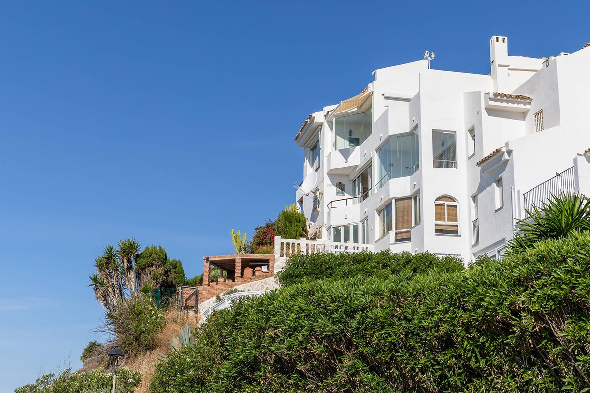 7872d84e9f3390276a23517b730a61ad - 7