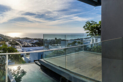 796eee9e055d8af660adc51c3646449a - 27