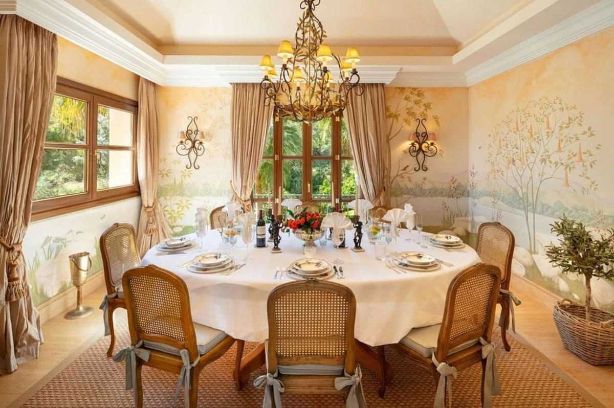 7a22e05679ae99e248f3ee3194484f85 - 16