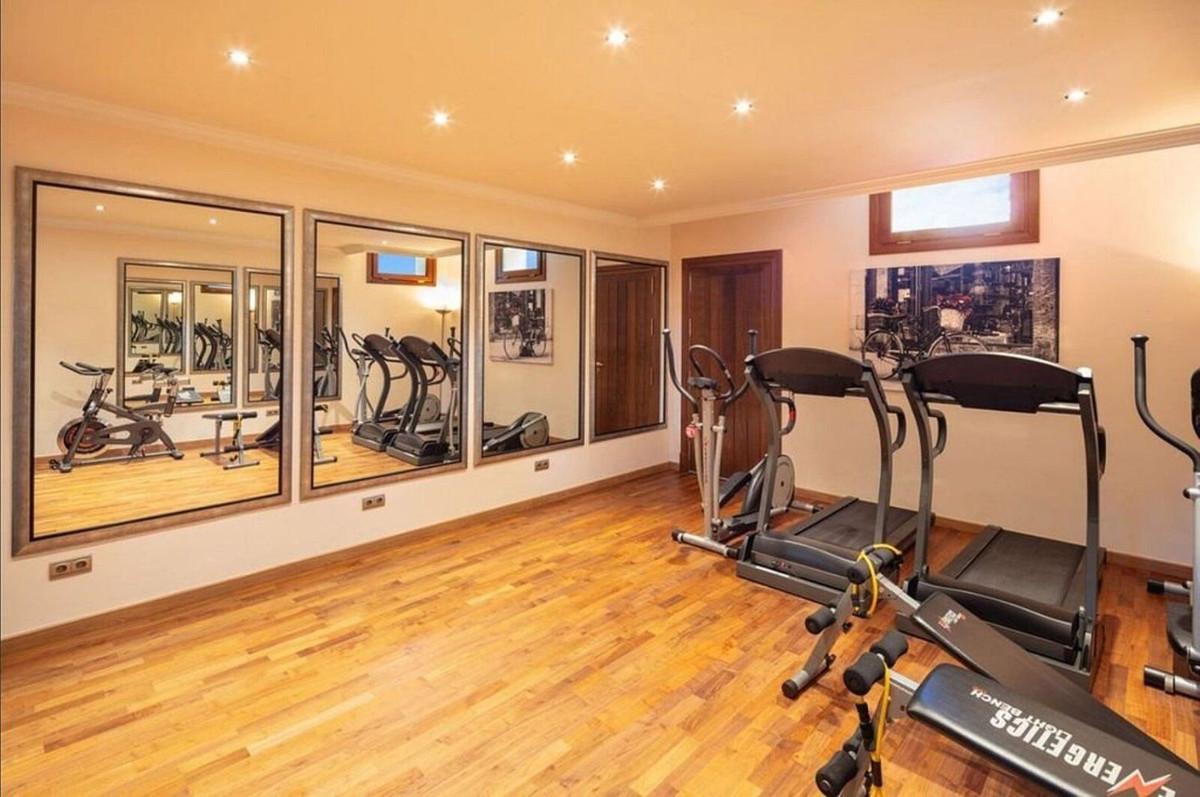 7a22e05679ae99e248f3ee3194484f85 - 24