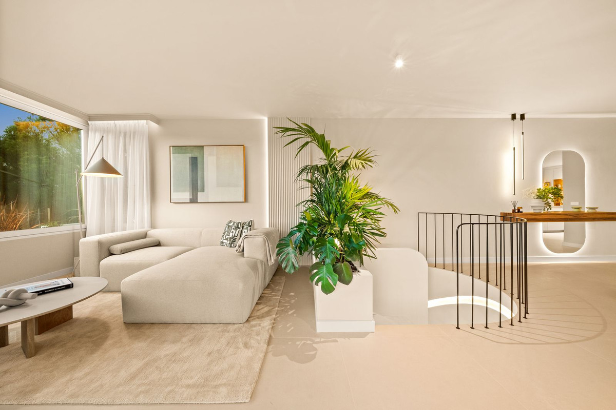 7b93037a015cd5818c4b92019266bd6d - 13