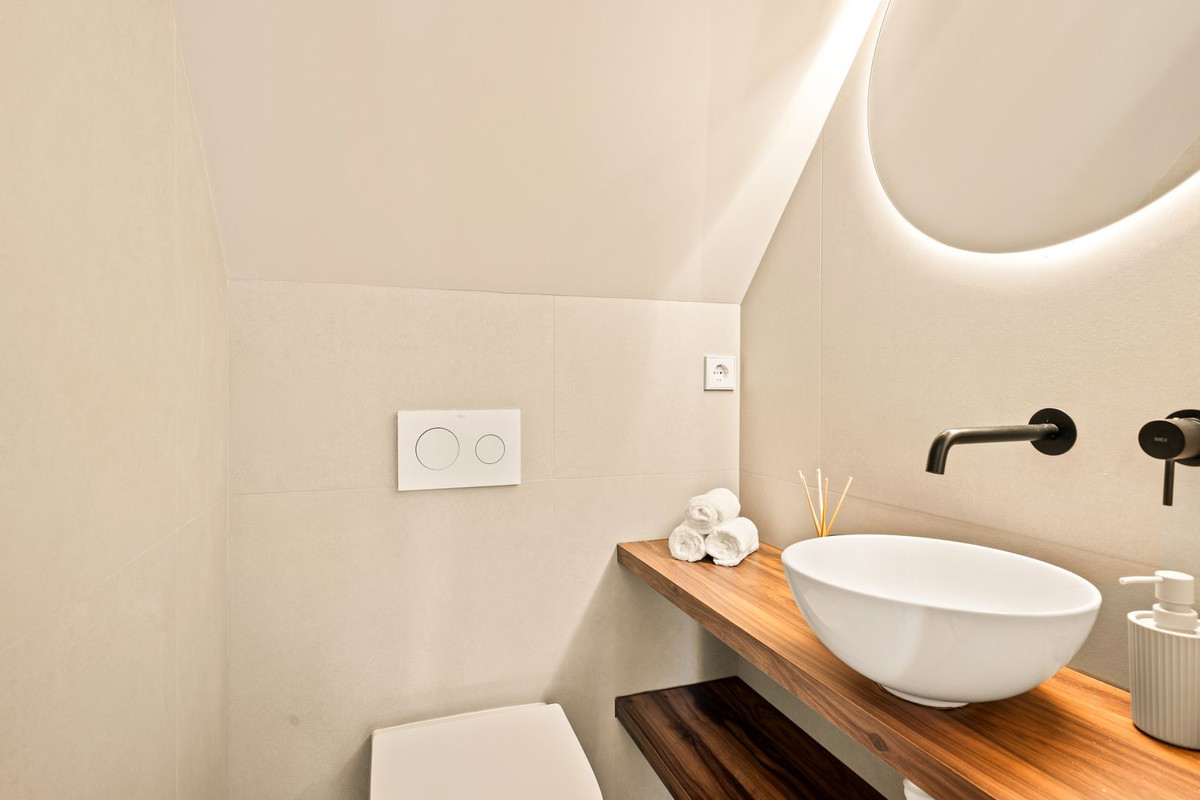 7b93037a015cd5818c4b92019266bd6d - 37