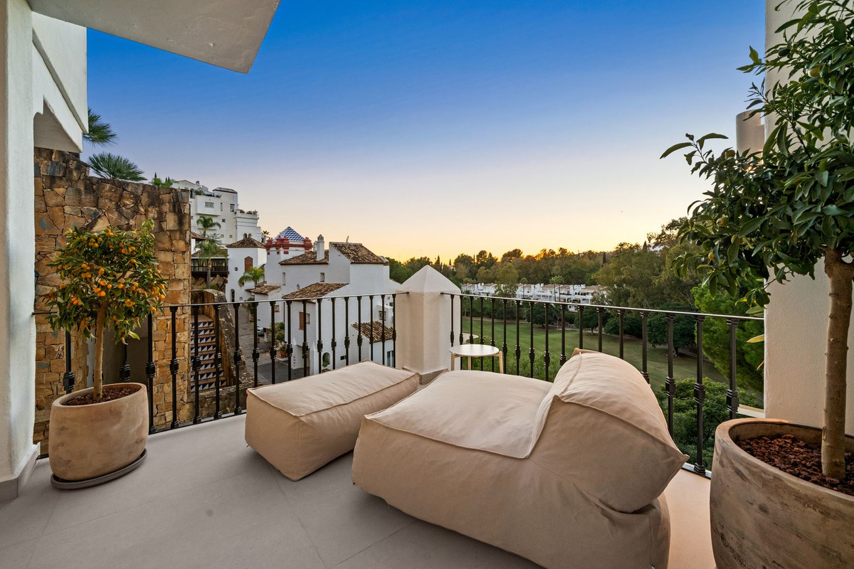 7b93037a015cd5818c4b92019266bd6d - 51