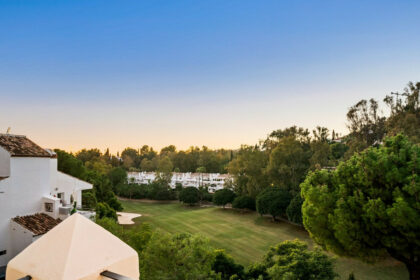 7b93037a015cd5818c4b92019266bd6d - 53