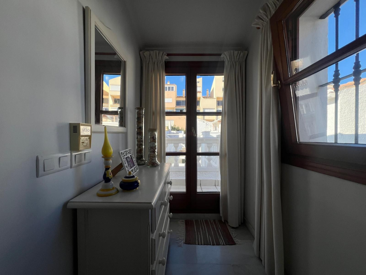 7e2905fd58404b2d2e022a0bde33c7eb - 27