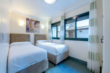 7e9155593f9f6730065358c04a829886 - 9