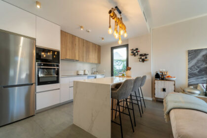 7f85c7066e345ae4626714791a40e673 - 11