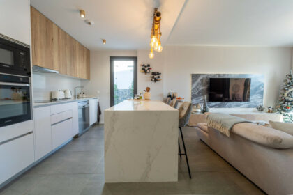 7f85c7066e345ae4626714791a40e673 - 12