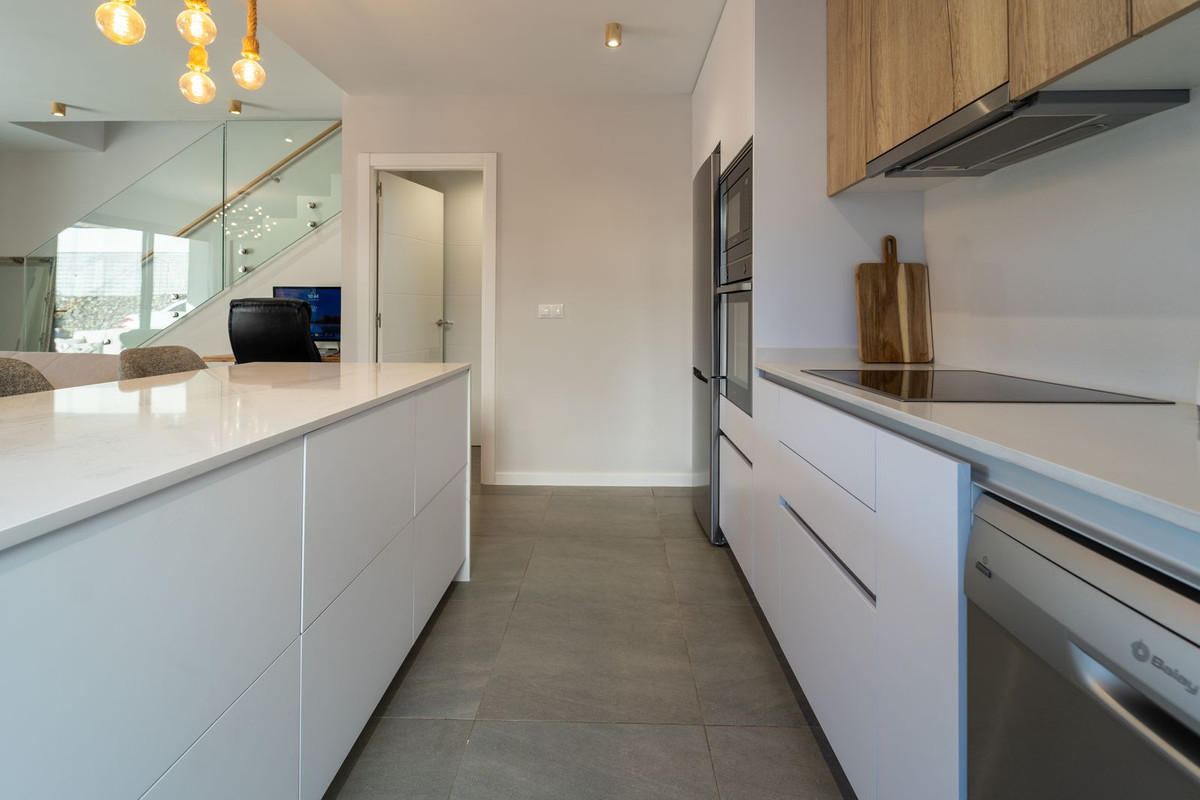 7f85c7066e345ae4626714791a40e673 - 13