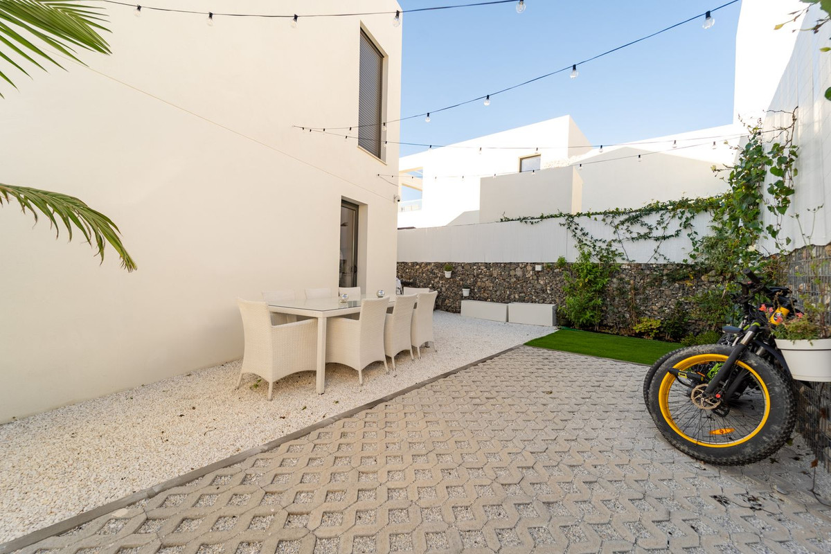 7f85c7066e345ae4626714791a40e673 - 25