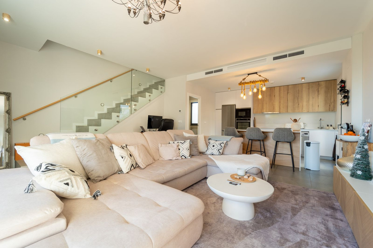 7f85c7066e345ae4626714791a40e673 - 8