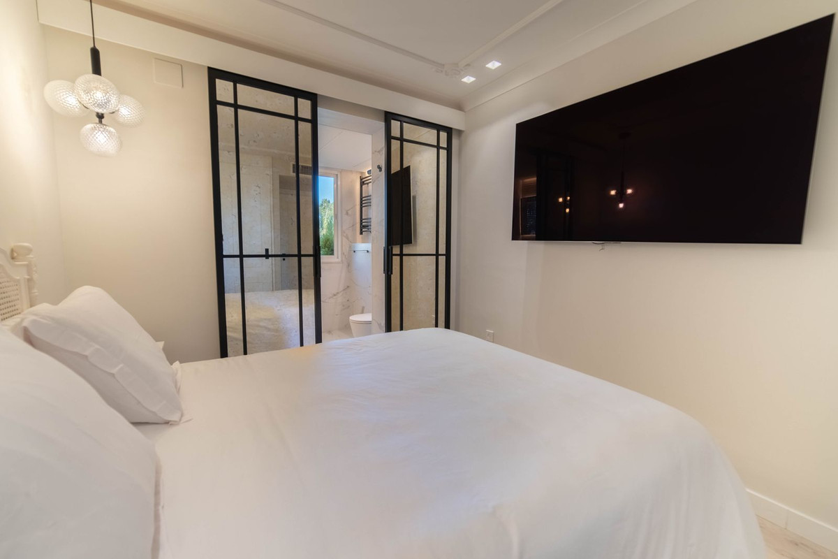 807d371f0b0ca0db4b740b0af8c107df - 12