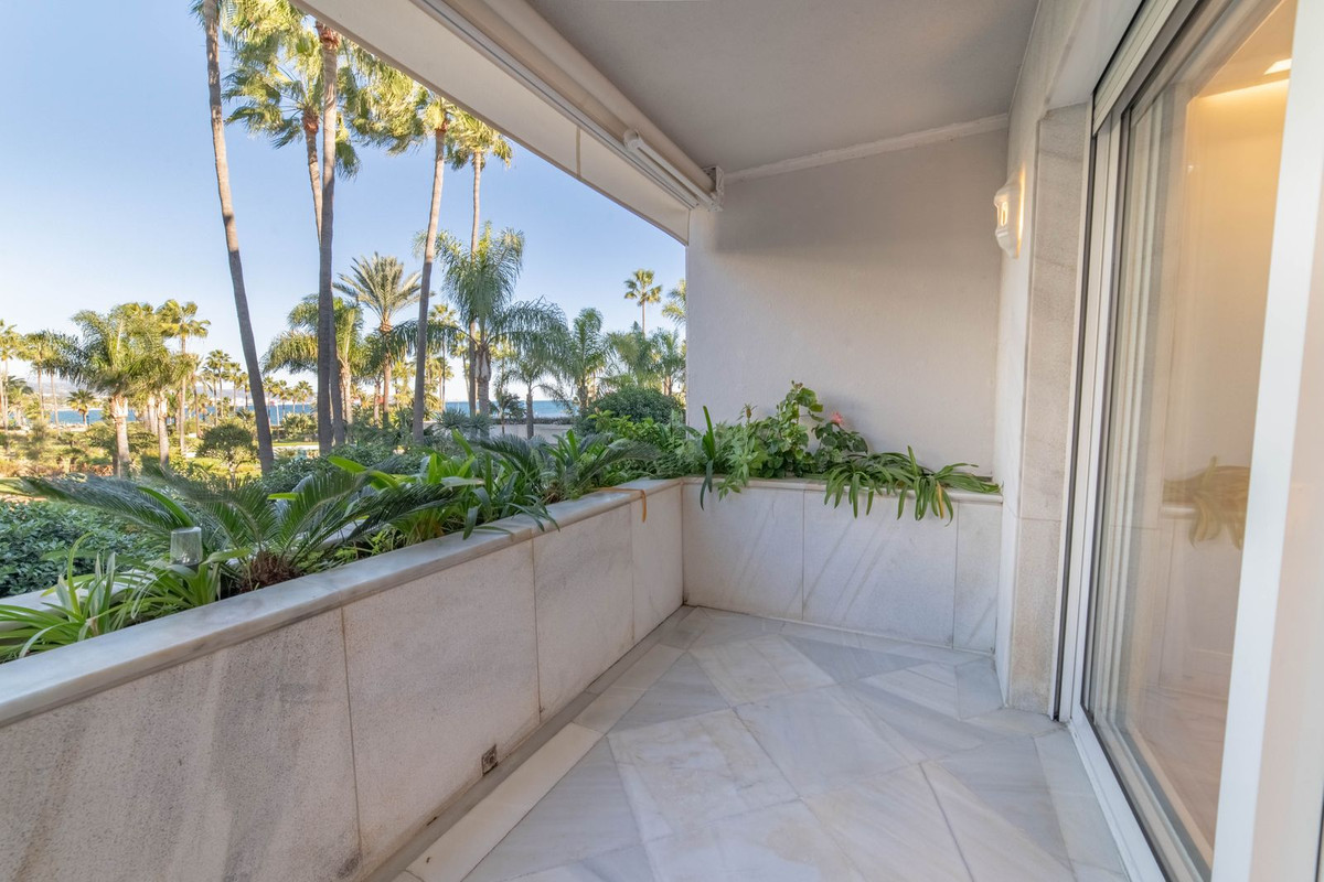 807d371f0b0ca0db4b740b0af8c107df - 18